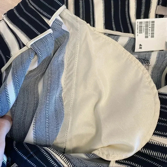 NWT H&M High Waist Navy Striped Wide  Leg Shorts Tie Belt Waist - Picture 12 of 16